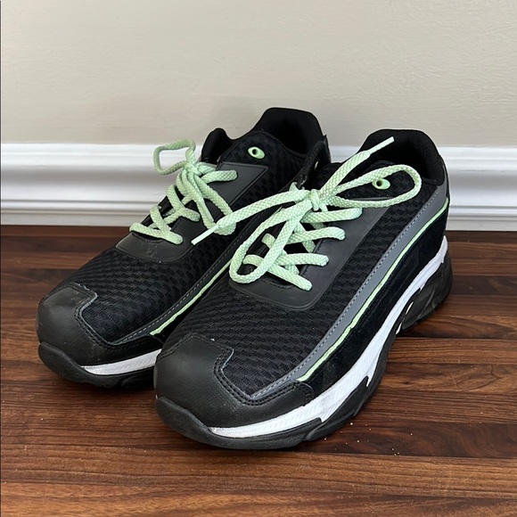 Avenger Shoes - Avenger Black and Green Safety Toe Work Sneakers‎ Women’s 8 Wide